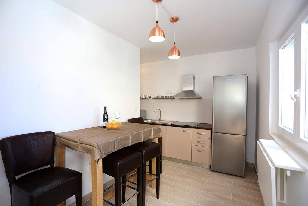 Apartments Ivan Spadina Tisno Exterior photo