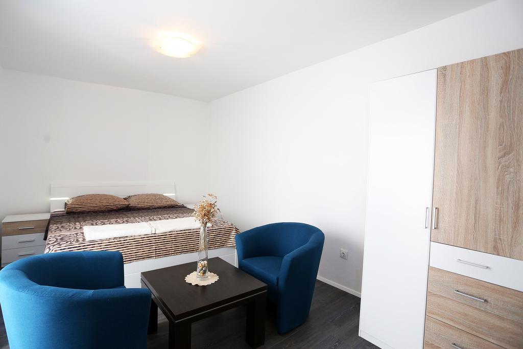 Apartments Ivan Spadina Tisno Exterior photo