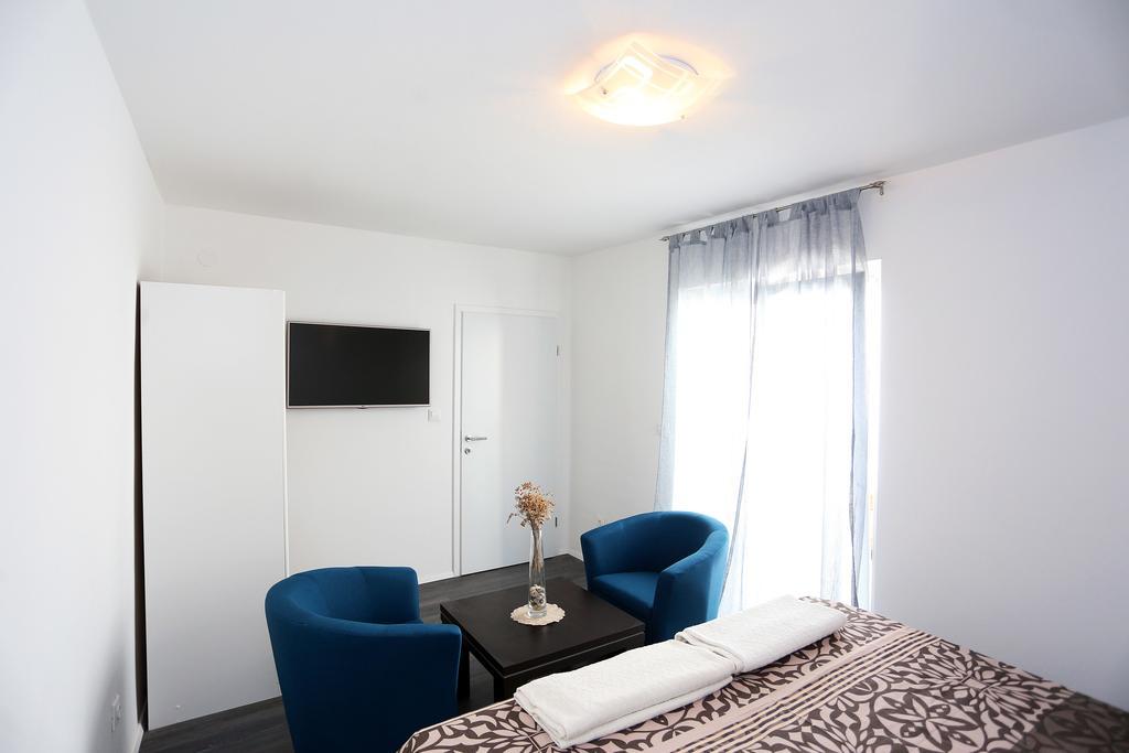 Apartments Ivan Spadina Tisno Exterior photo